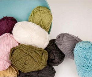 Lion Brand Superwash Merino Cashmere Yarn on Craftsy - so so so yummy! And such a great deal!
