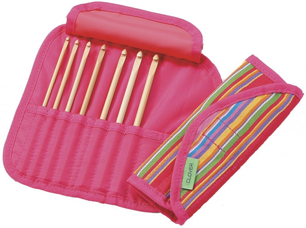 Clover Takumi Getaway Gift Set Bamboo Crochet Hook