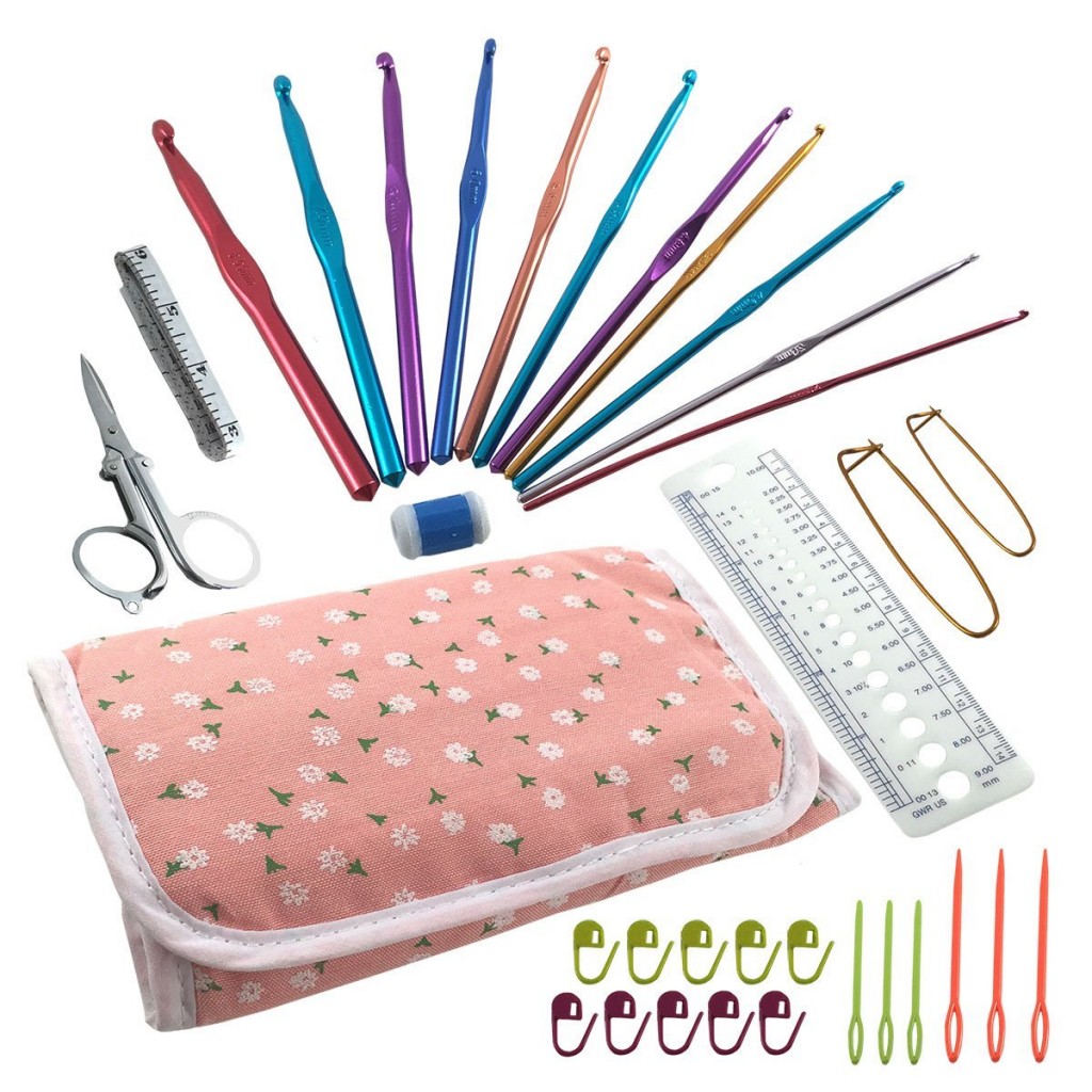 Essential Crocheting Tools and Hooks 35 Items in a Compact Carrying Case