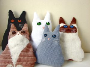 Crochet cat pillow
