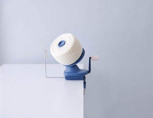 Clover Ball Yarn Winder - Smooth, Efficient Yarn Winding Tool - Image 2
