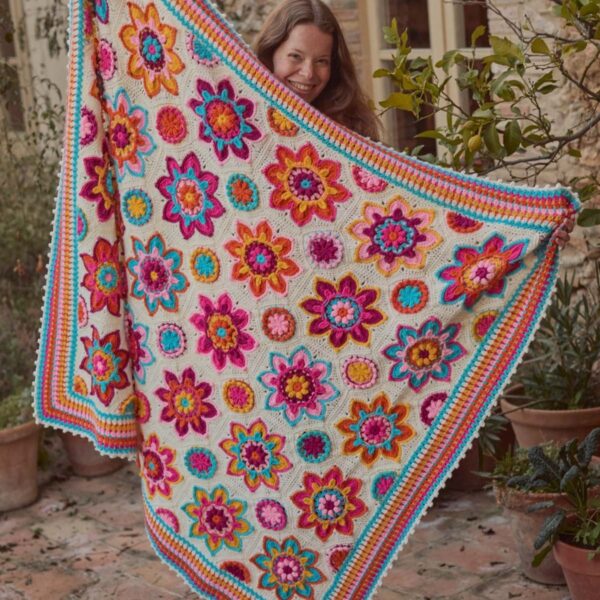 Flowers Forever CAL Blanket Kit from Katia - Image 2