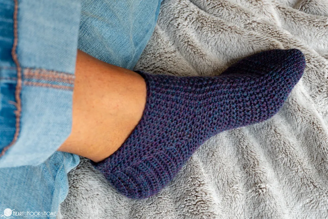 Single Crochet Sock Pattern: Easy Beginner Socks (PDF, 5 Sizes) from Heart Hook Home 2 Single Crochet Sock Pattern
