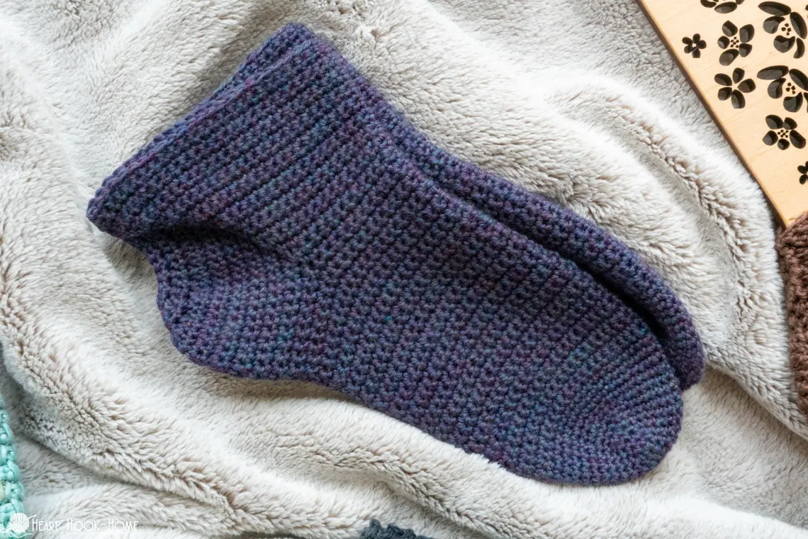Single Crochet Sock Pattern: Easy Beginner Socks (PDF, 5 Sizes) from Heart Hook Home 4 Single Crochet Sock Pattern