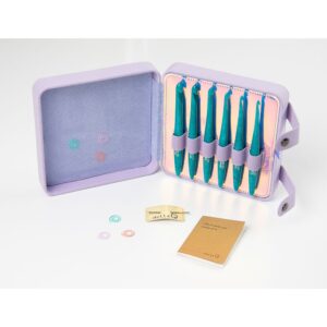 Della Q Hook Stitch Case