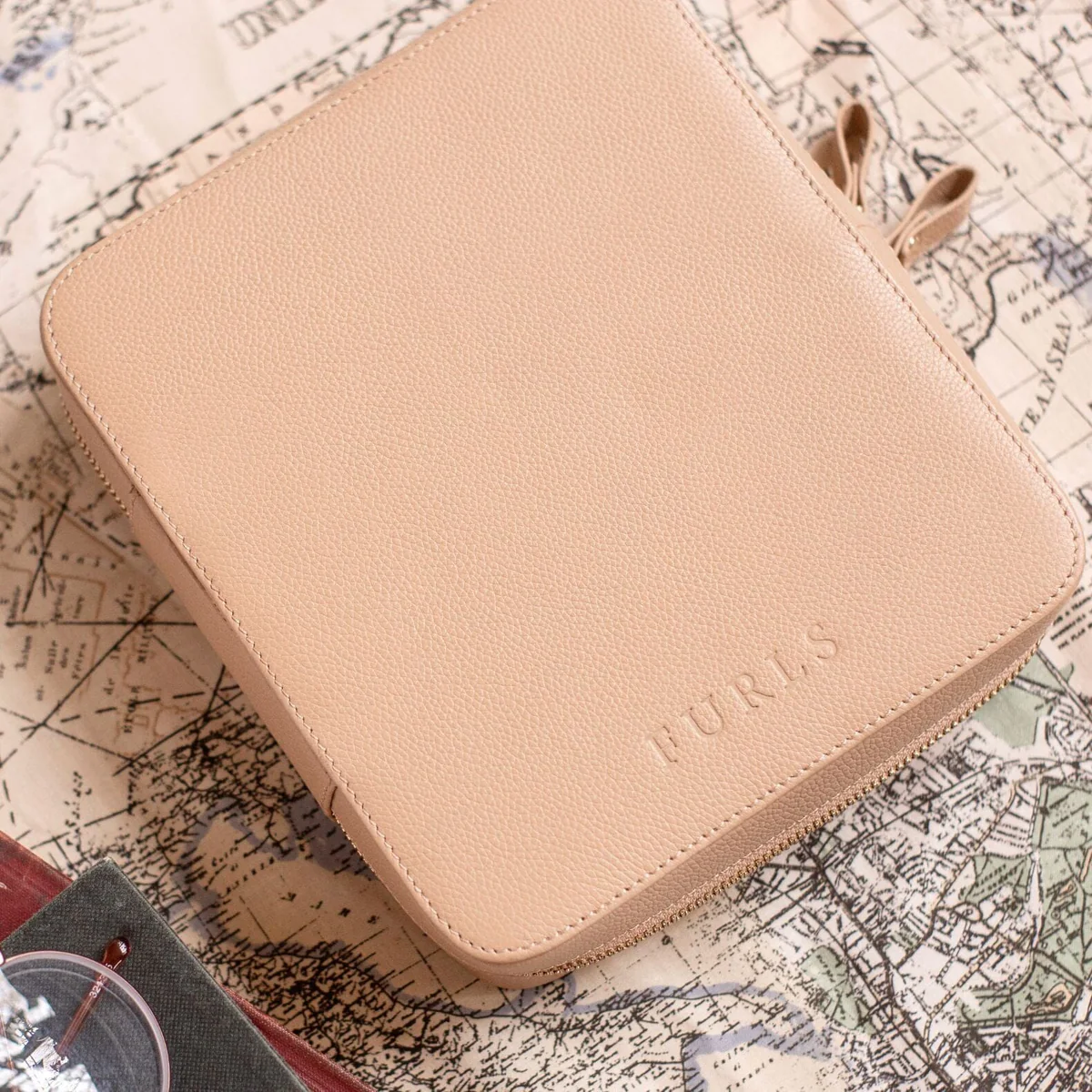 Safekeep 10 Hook Leather Travel Case 2 Safekeep 10 Hook Leather Travel Case