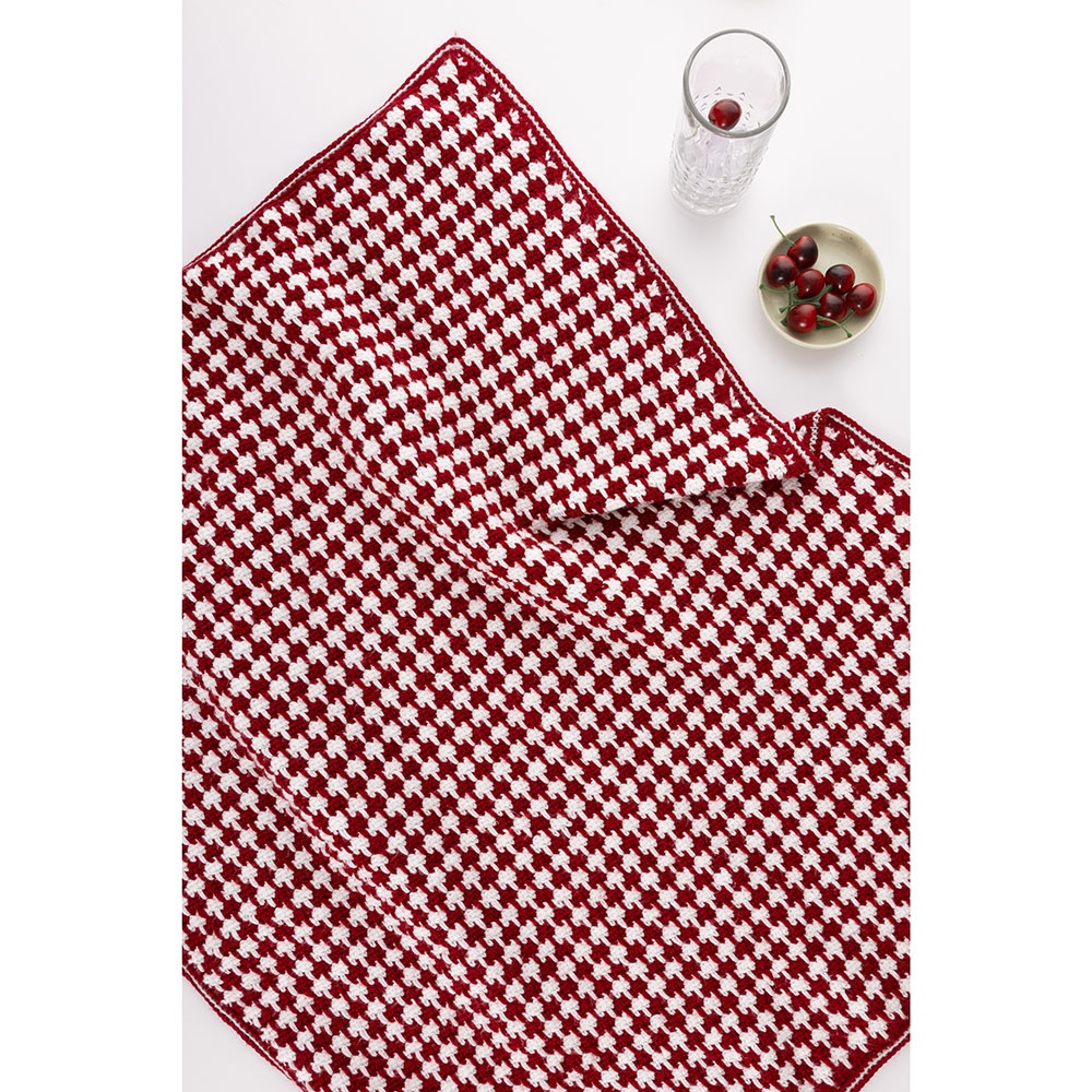 houndstooth picnic blanket crochet kit